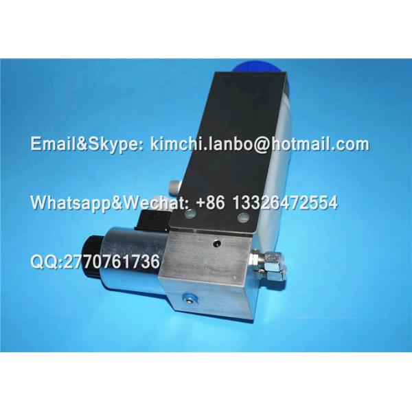 Roland700 oil metering pump 2 holes roland machine parts printing machine parts