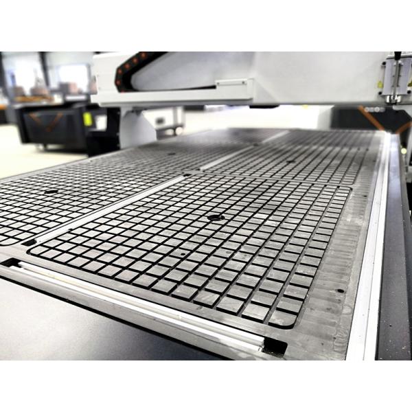 1325 Máquina de encaminamiento de madera CNC con sistema de control DSP para grabado de madera sólida en MDF