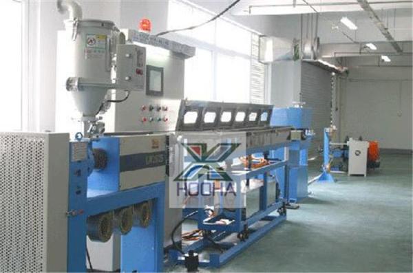 Outdoor Fiber Optic Wire Extruder Machine 12 Months Warranty oversea installation service