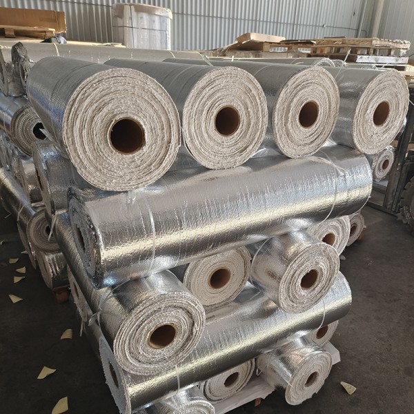 -70℃ to 280°C Aluminum Foil Fiberglass Cloth Thermal Insulation Cover And Heat Resistant Curtain Duct