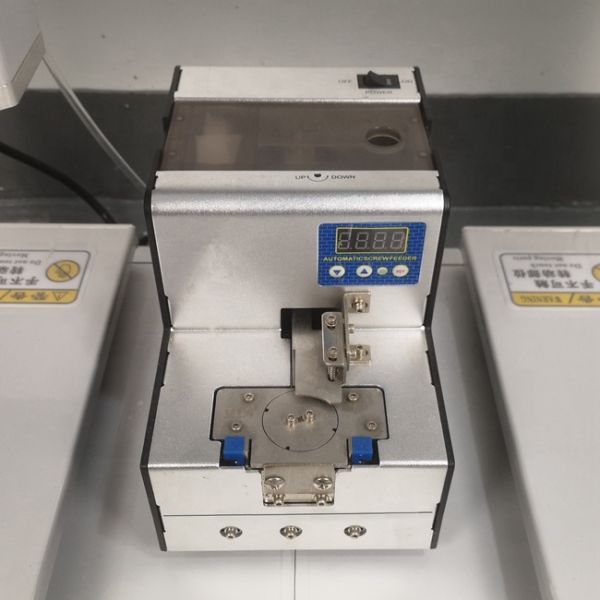 High Precision Automatic Screw Feeder Fastening Robot Auto Screw Tightening Machine Auto Screwdriver Machine for Electronic Toy Products Led Lights