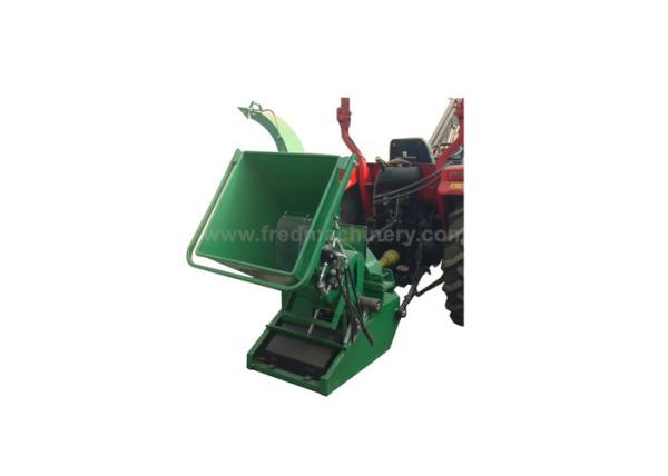 16L Hydraulic Oil Tank Tractor Wood Chipper With Shear Bolt PTO Shaft