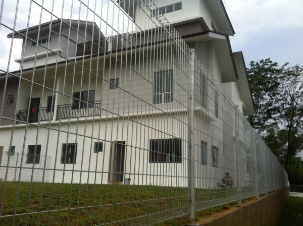 Brc Fence Specification: Cambodia Powder Coated Steel Brc Triangle Welded Mesh Garden Fence   Mesh(mm) 250×50 200×50