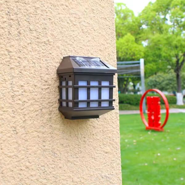 70 Ra Color Rendering Index Solar Wall Lamp for Courtyard and Garden Street Lighting