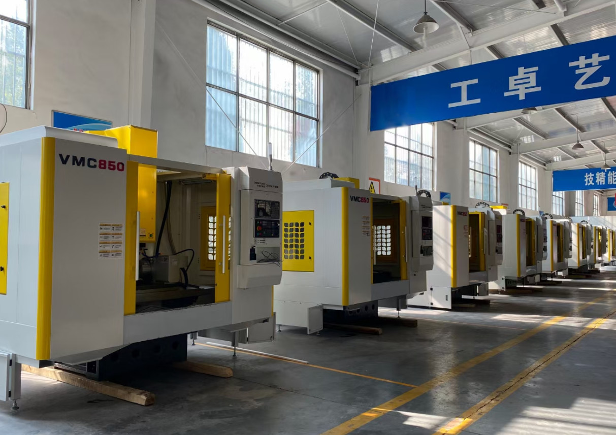 VMC650 Универсальный станковой инструмент с ЧПУ Вертикальный фрезерный центр