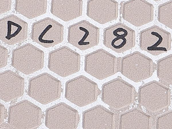 Beige 20x20cm Ceramic Rustic Tile for Bathroom and Kitchen