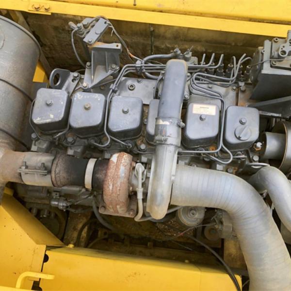 Excavateur Komatsu PC200-6 en bon état avec soupape hydraulique et pièces originales