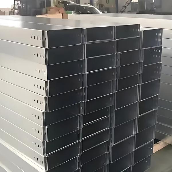 50mm-1000mm Tray de cable de acero inoxidable de trabajo pesado Tray de cable de pista de carreras resistente al clima