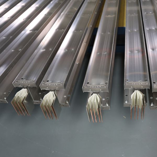 Cables de alimentación Sistema de canalización de barras colectoras Conducto de barras colectoras denso IP54 IP66