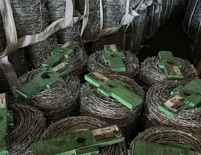 Защита фермы ПВХ покрытый / оцинкованный колючий проволока катушки ограждение
