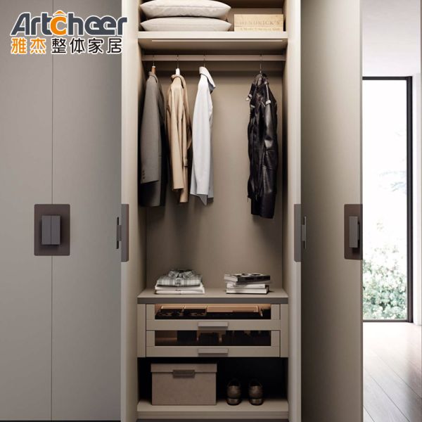 French Style Custom Size Solid Wood Walk-In Wardrobe Closet for Luxury Bedroom