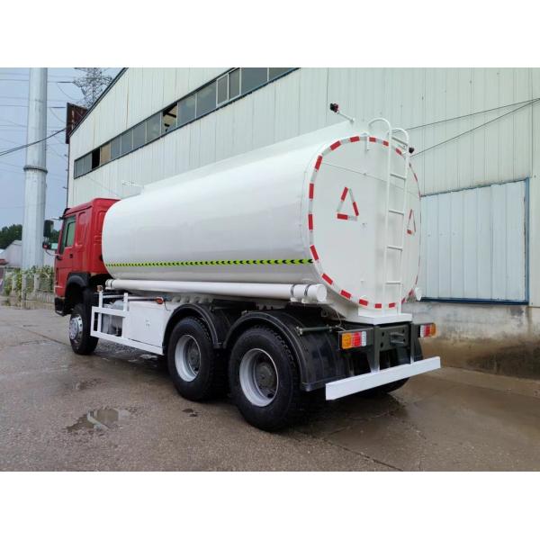 Двигательная мощность 4-6 л Sinotruk HOWO 6X4 Танкер из углеродистой стали для нефтегазового дизельного топлива