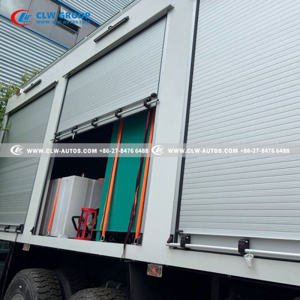 Sinotruk HOWO 6x6 All-Wheel Drive Crude Oil Tanker with 371HP Diesel Engine and Carbon Steel Tank for Off-Road Logistics