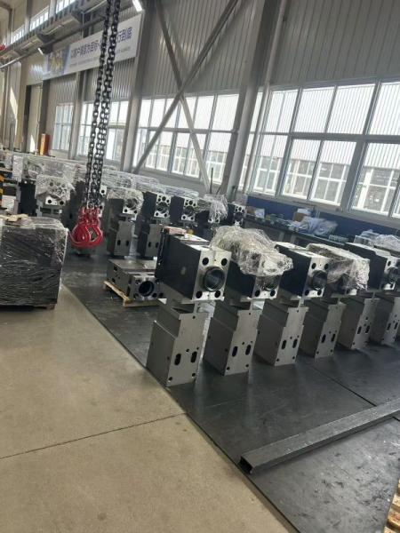 掘削機のスペアパーツ 液圧ブレーカースペアパーツ ピストンシリンダーボルト パッドシールキット