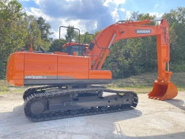 1900KW Doosan DX225LC Used Grandes excavatrices de construction machine de creusement