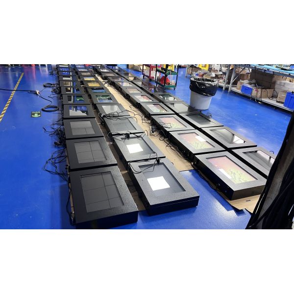 32 Inch 1920x1080 HD Outdoor LCD Display with 50000~100000hours Lifespan for Digital Signage