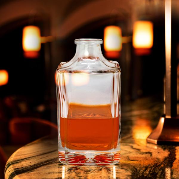 200ml 350ml 500ml 700ml 1000ml Engraving Glass Liquor Bottle for Fancy Tequila Bottle