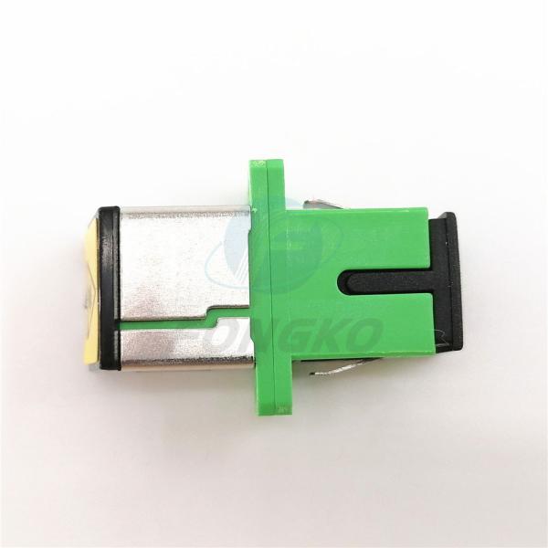 Переходники оптического волокна противопыльного кожуха SC/APC черноты переходника шторки металла APC/SC горячих продаж пластиковые автоматические