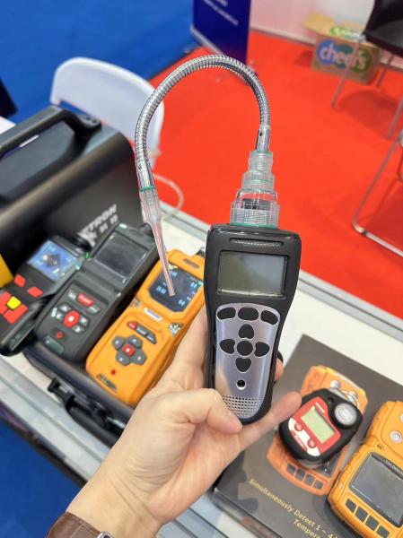 IP68 Protection Portable Gas Detector with Built-in Pump Suction and 8 Key-button Operation for Single Gas Leak Detection