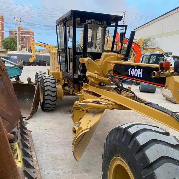 Moving Type Wheel Machine Used Good Condition CAT 140H Grader for Manufacturing Plant