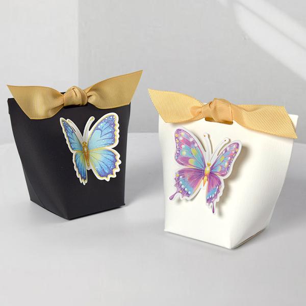 Boîte à dragées européenne élégante avec dentelle florale et papillon 3D