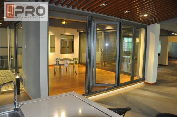 O pó revestiu a PORTA de DOBRADURA DE VIDRO de dobramento antienvelhecimento do HARDWARE da PORTA de DOBRADURA das portas de painel das portas Bifold de alumínio