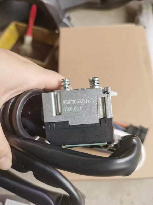 Wg9730583117/1     Части тележки Howo запасные    Переключатель комбинации Howo   Switchgroup