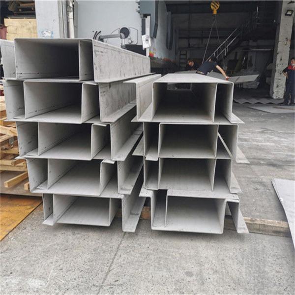 ASTM 410 Canal de aço de 2 polegadas com 7 mm de espessura Viga de aço em forma de U No. 1 Superfície