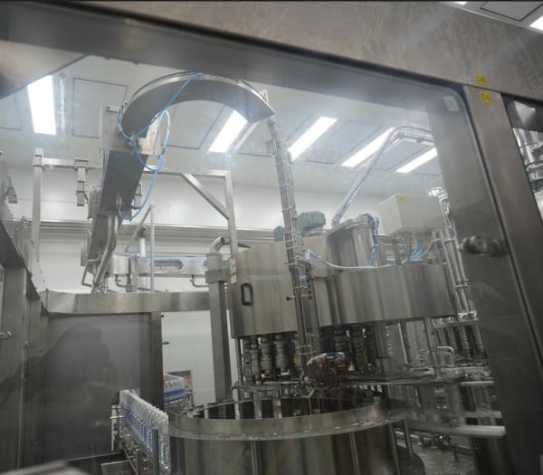 6万BPHのボトル水生産ラインのためのボトルラインのための高速PLC制御キャップ洗浄機