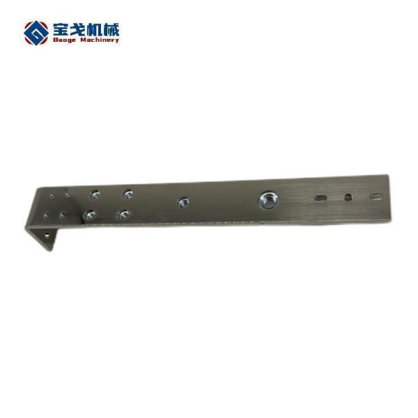 RoHS Certified B48 L Shape Copper Cover Aluminum Composite Busbar with 6 Ways Tapping