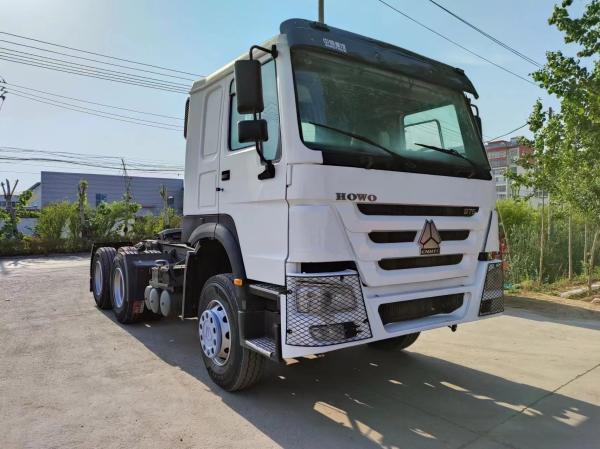 Sinotruk HOWO 6*4 Camião-trator com Certificação de Pneus GCC e 351-450 cv