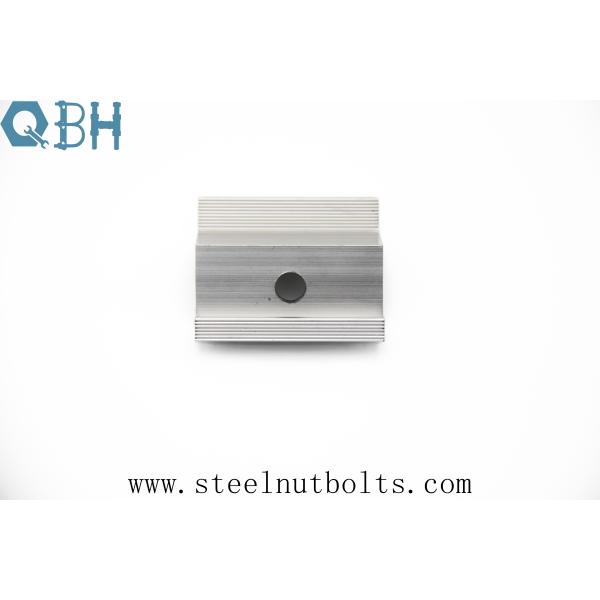 Bride en aluminium résistante d'extrémité de panneau solaire de l'oxydation 6005-T5 SUS304