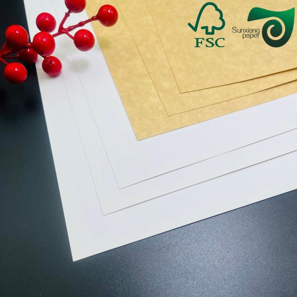 325gm Papier Kraft de qualité alimentaire recouvert de blanc à l'avant et brun à l'arrière Fabriqué à partir de pâte vierge FSC