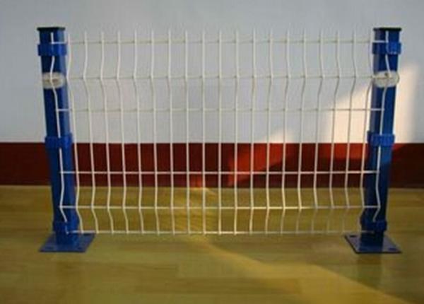 Triangle Bending Wire Mesh Fence Garden Mesh Fencing For Highway / Transit
