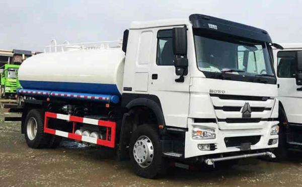 20m3 water truck HOWO 6X4 shower truck SINOTRUK brand  stock new 336HP white color