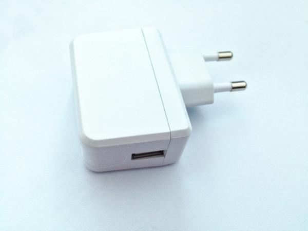 DC Output Type and Mobile Phone Usage Spanish white color 5V 1A wall power supply