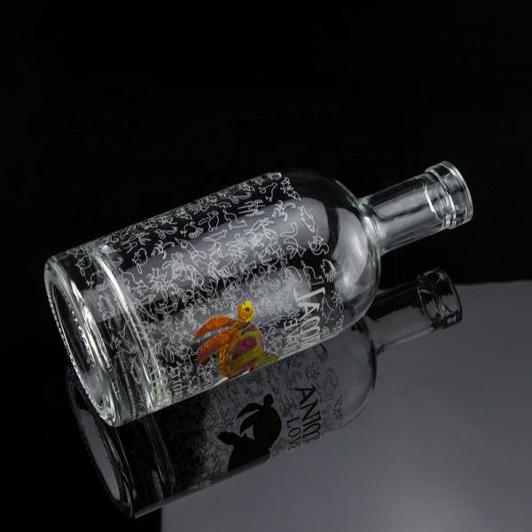 Flint Glass 2022 Design Bouteille en verre décalée transparente pour le gin Whisky Rum Tequila Brandy