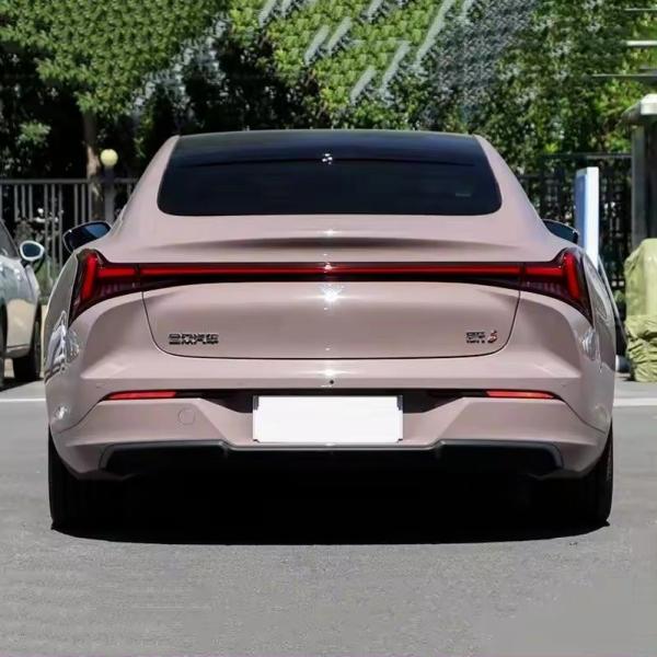 Energy Vehicle Neta Nezha Aya 's Latest 2023 Popular Small SUV with Long Range 318km