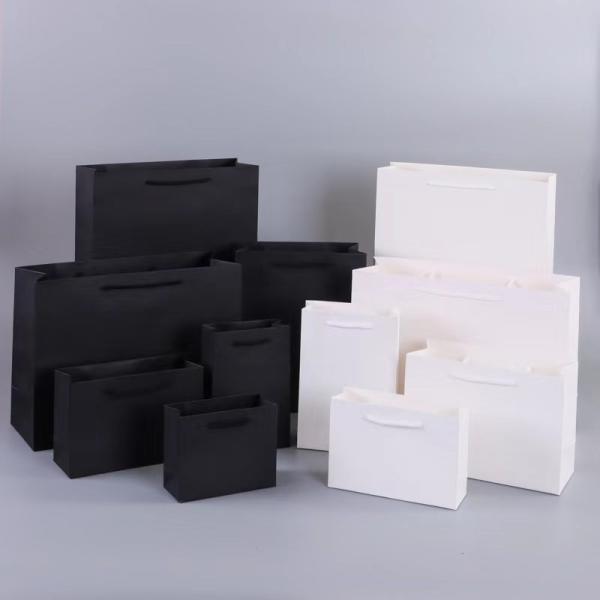 Custom Logo Luxury Black Gift Bags Recyclable Glossy Coated