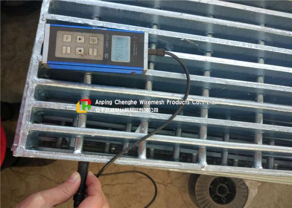 High Zine Coated Metal Sidewalk Grates , Outdoor Floor Grates Fence 0.1 - 6m Length