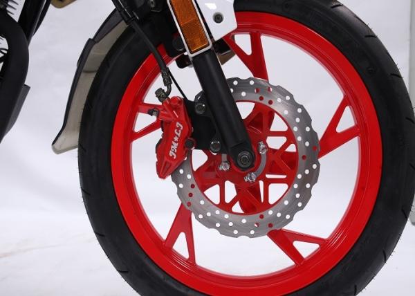 110 KG Dry Weight 125cc Road Bike , Street Sport Motorcycles 14L Capacity Fuel Tank