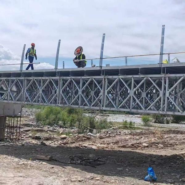 Panneau en acier pont piétonnier temporaire double voie 7,35m 3000mm*1400mm Taille du panneau