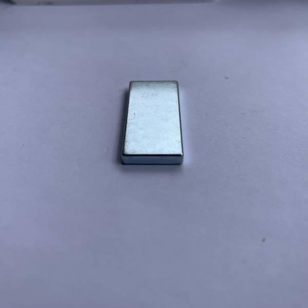 30×13.5×3 N35-N54 Sintered NdFeB Magnet Permanent Magnetic Material