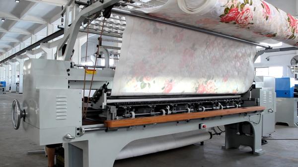 Multifunction High Speed Quilting Machine Easy Operation For Bedspreads Fabric
