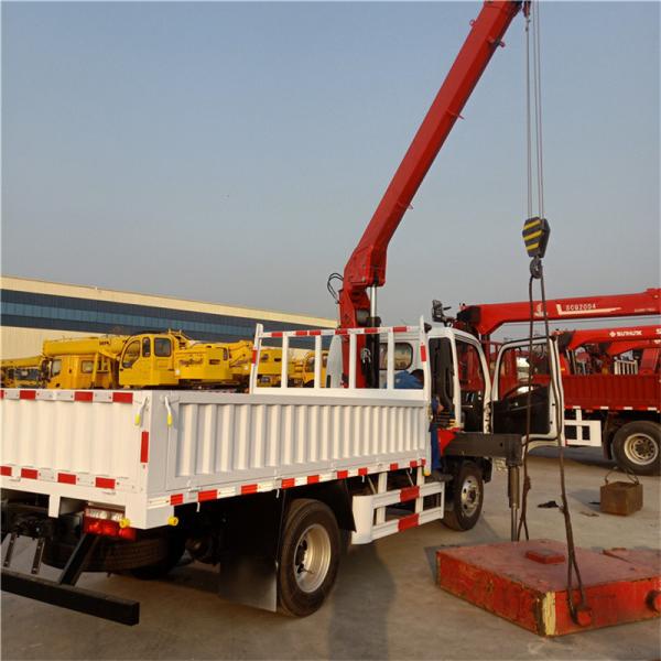 3.2 Ton Dongfeng Truck 4x2 Direito Conduzir guindaste montado para construção municipal e condições de estrada ruins
