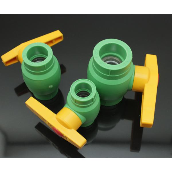 Green PPR Fittings Plastic Ball Valve For Hot And Cold Water Supply