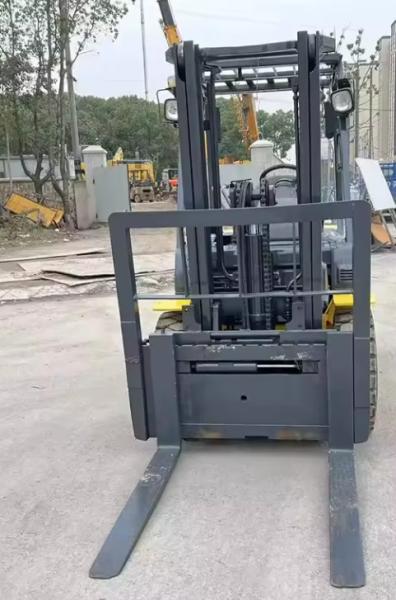 3 toneladas Usado Komatsu empilhadeira 4,5 metros de altura Usado empilhadeira pequena com motor japonês