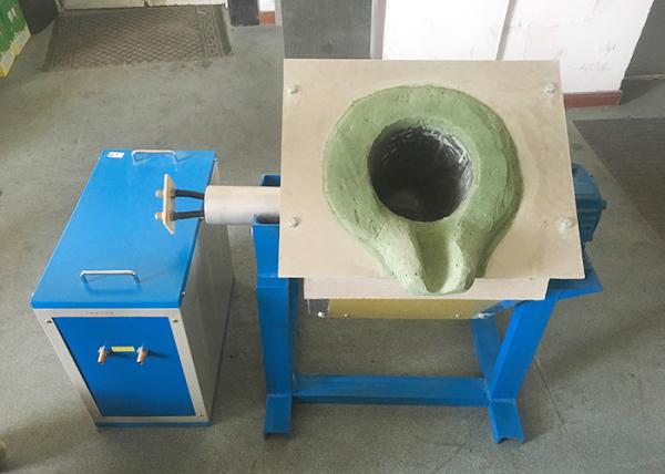 Equipamento 110kw do endurecimento de indução que derrete o manual de Frunace que inclina para o cobre 150kg