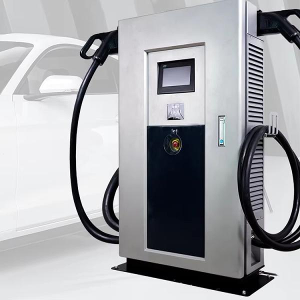 30KW Nouveau véhicule énergétique Dc Ev chargeur 2 pistolet avec classe de protection IP54