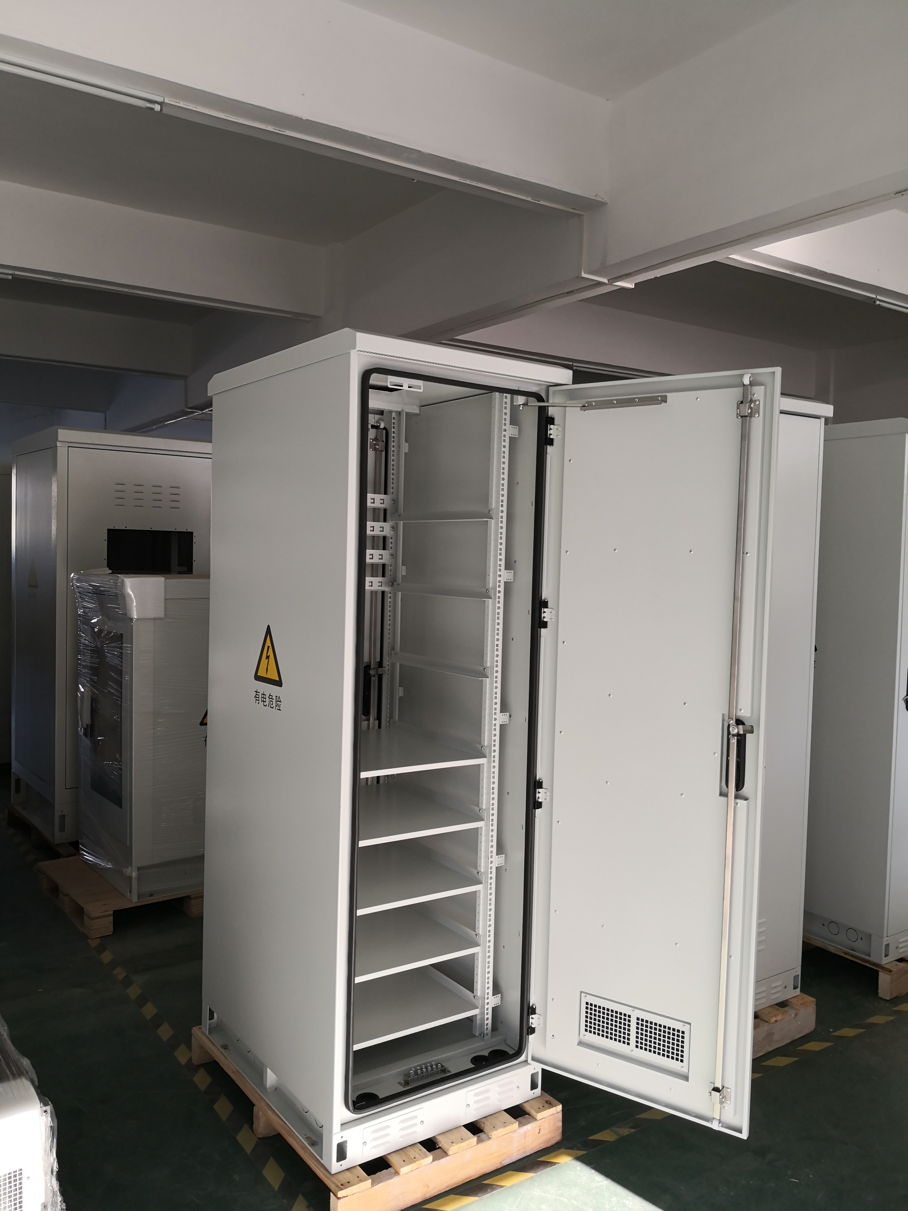 Шкаф распределения волокна сети KEXINT KXT-LS-02 18-42U подгонял шкаф для центра обработки данных